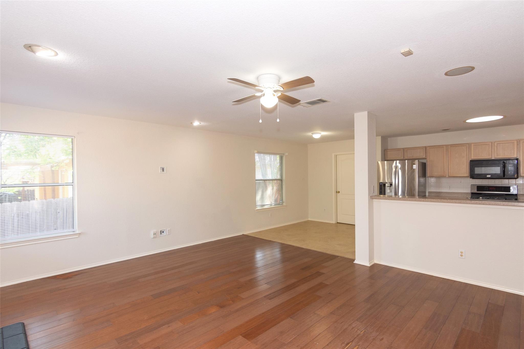 2321 Friarcreek Loop Property Photo 7