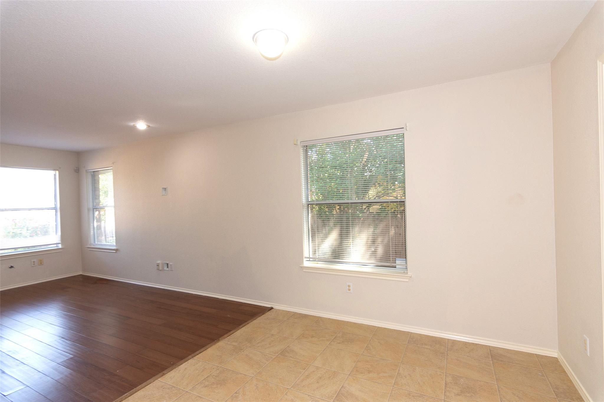 2321 Friarcreek Loop Property Photo 13