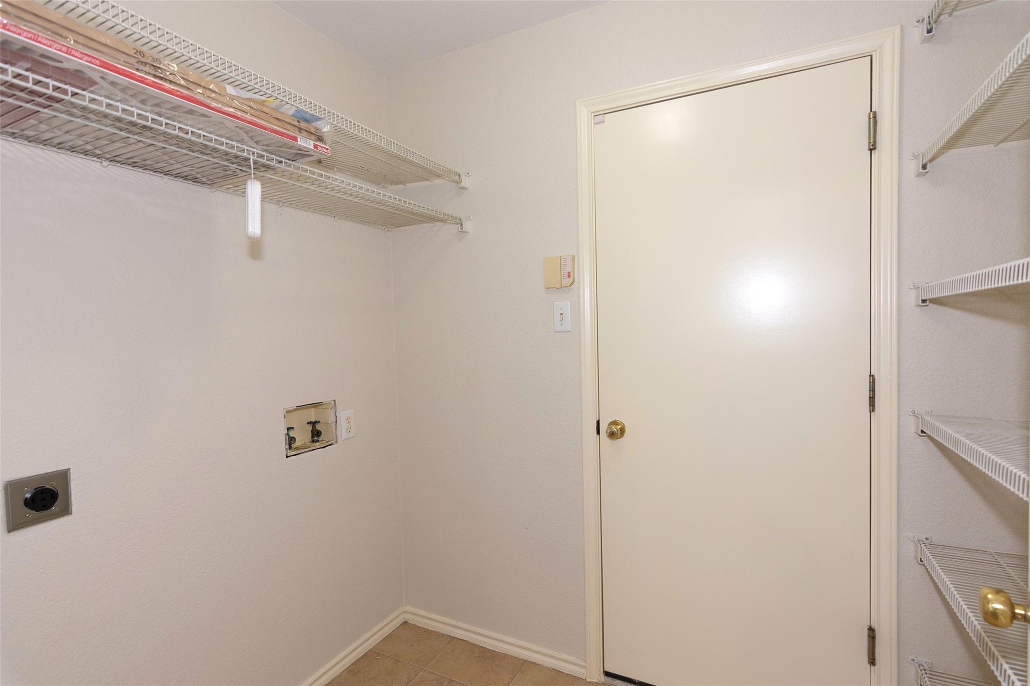 2321 Friarcreek Loop Property Photo 24