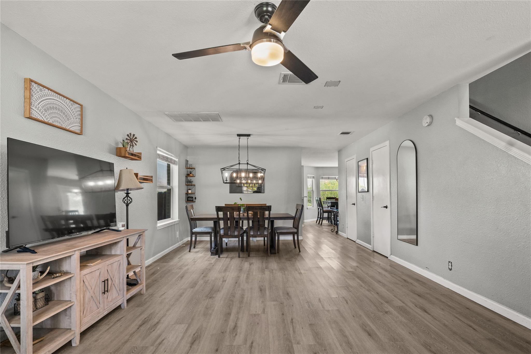 101 Toby Trl Property Photo 3