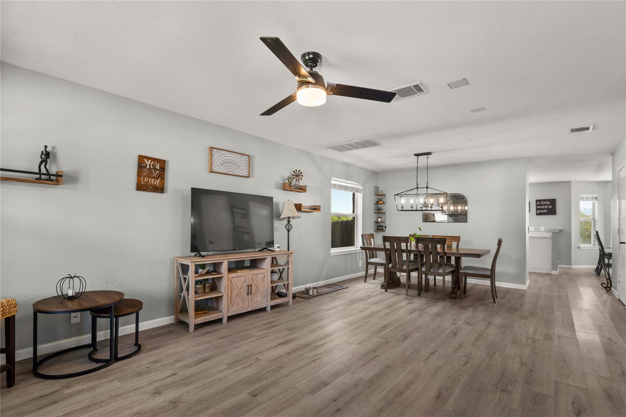 101 Toby Trl Property Photo 5