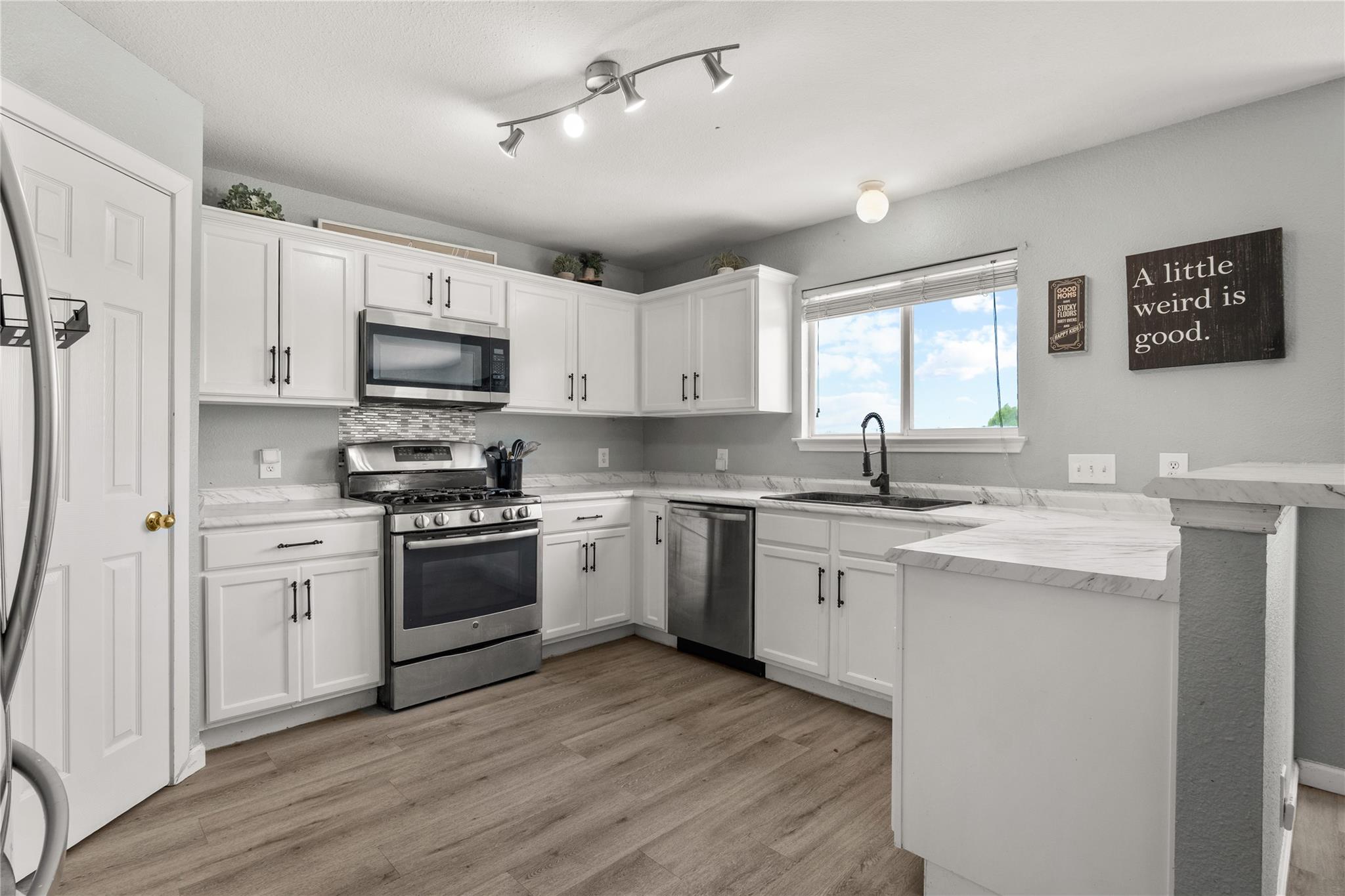 101 Toby Trl Property Photo 6