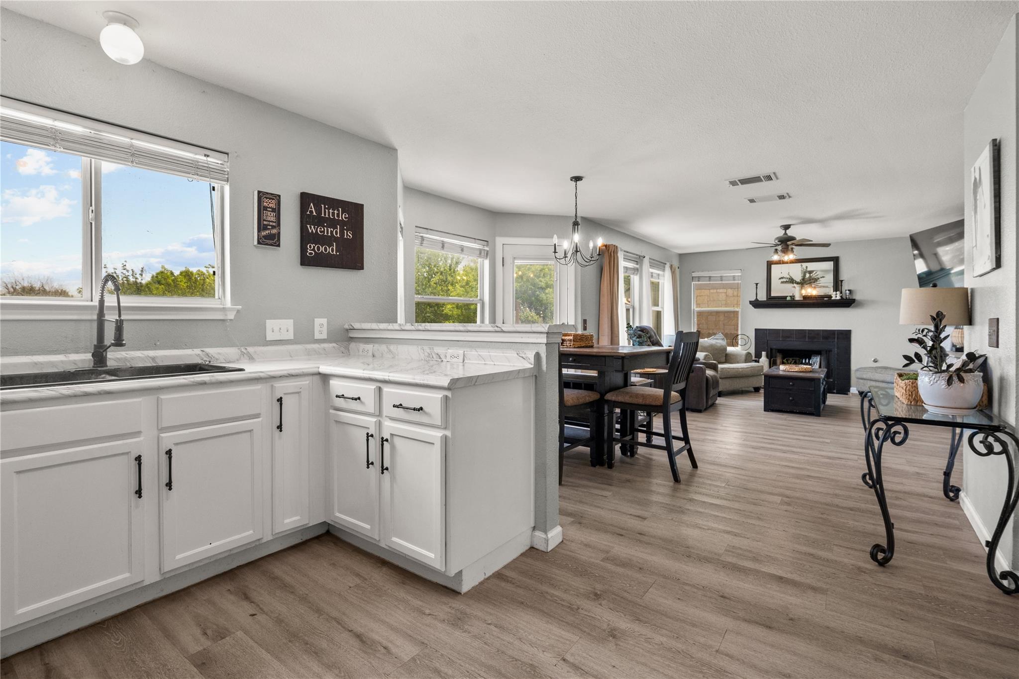 101 Toby Trl Property Photo 7