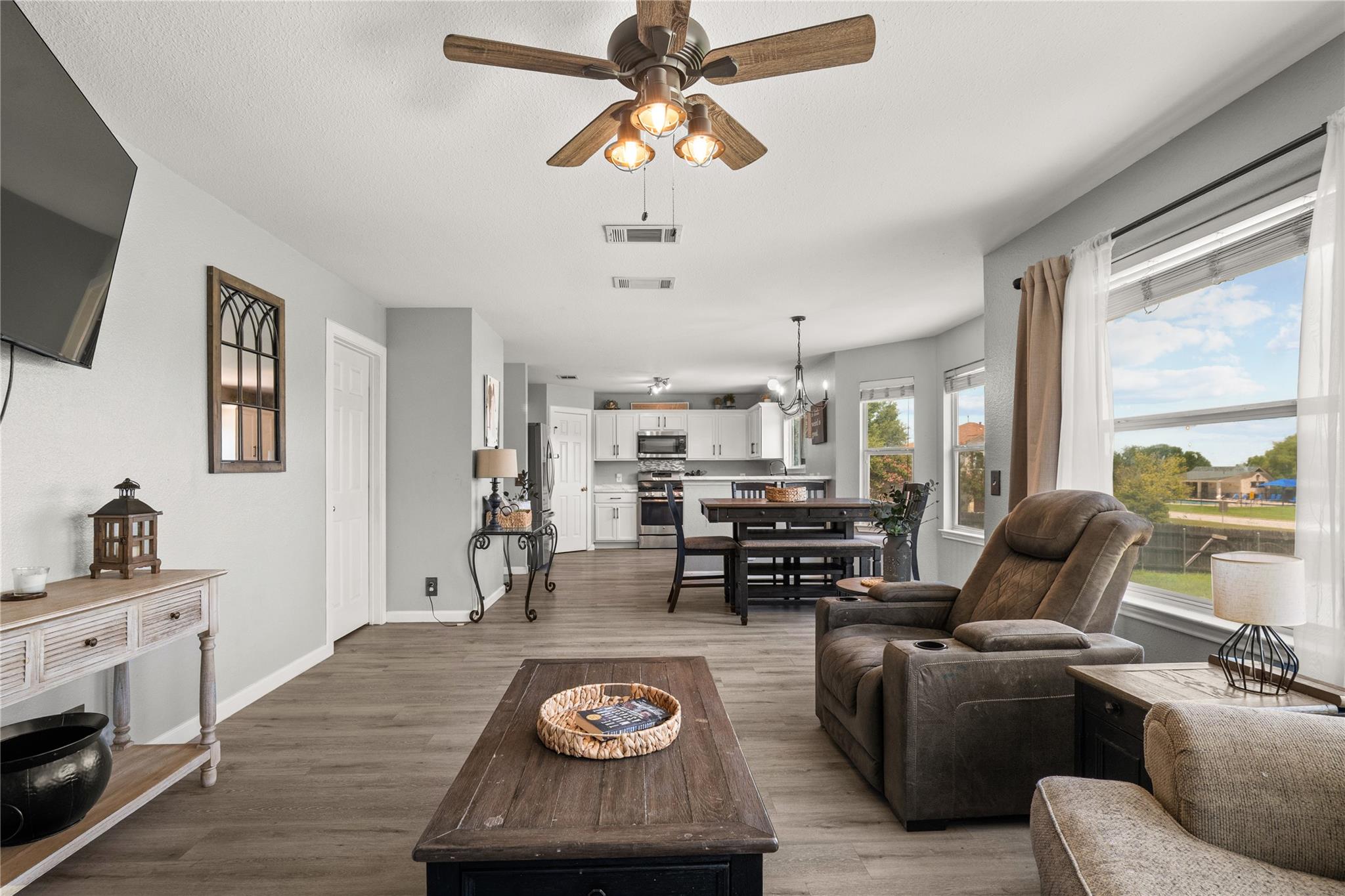 101 Toby Trl Property Photo 10