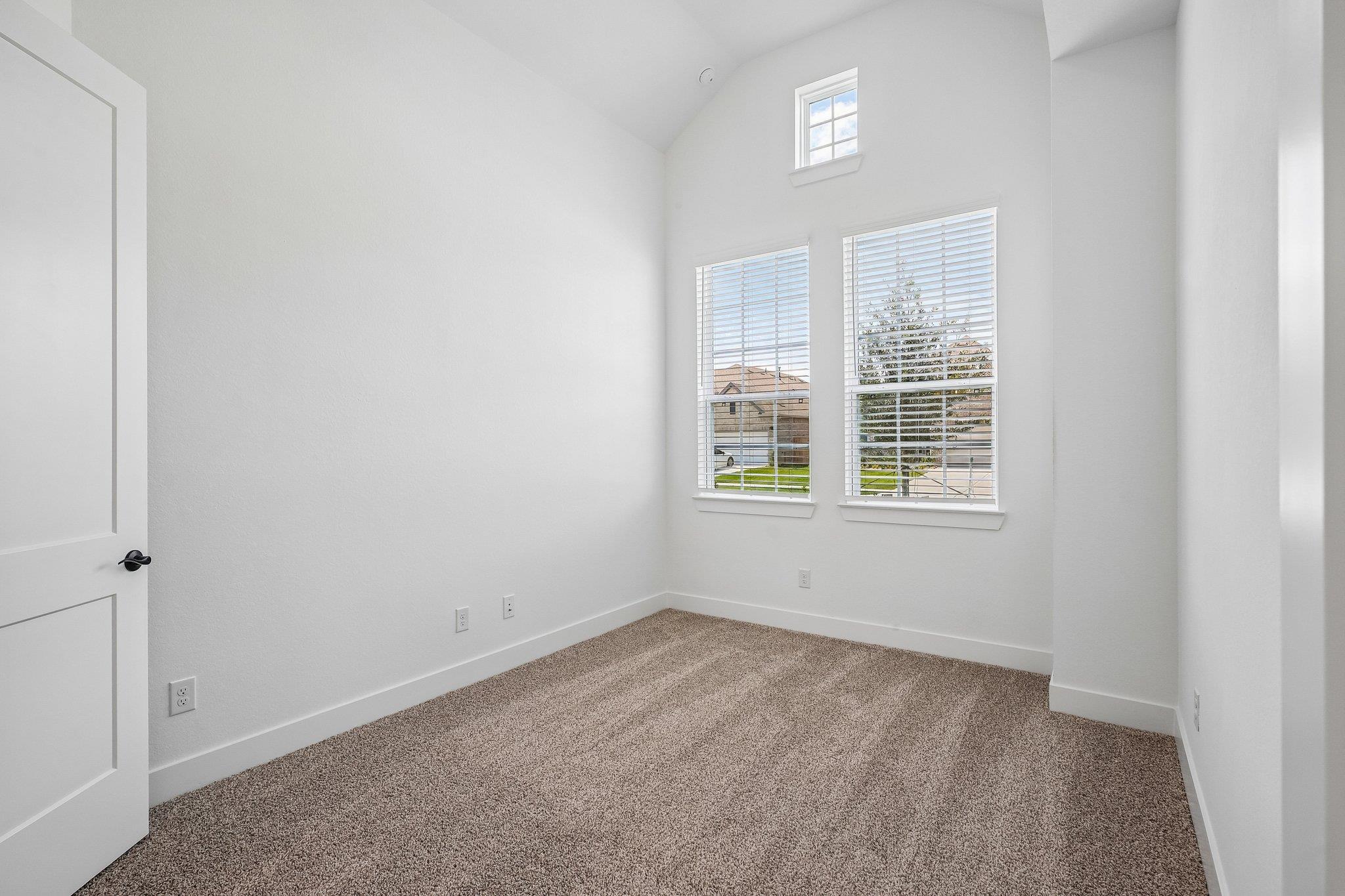 17804 Rolling Dr Property Photo 4