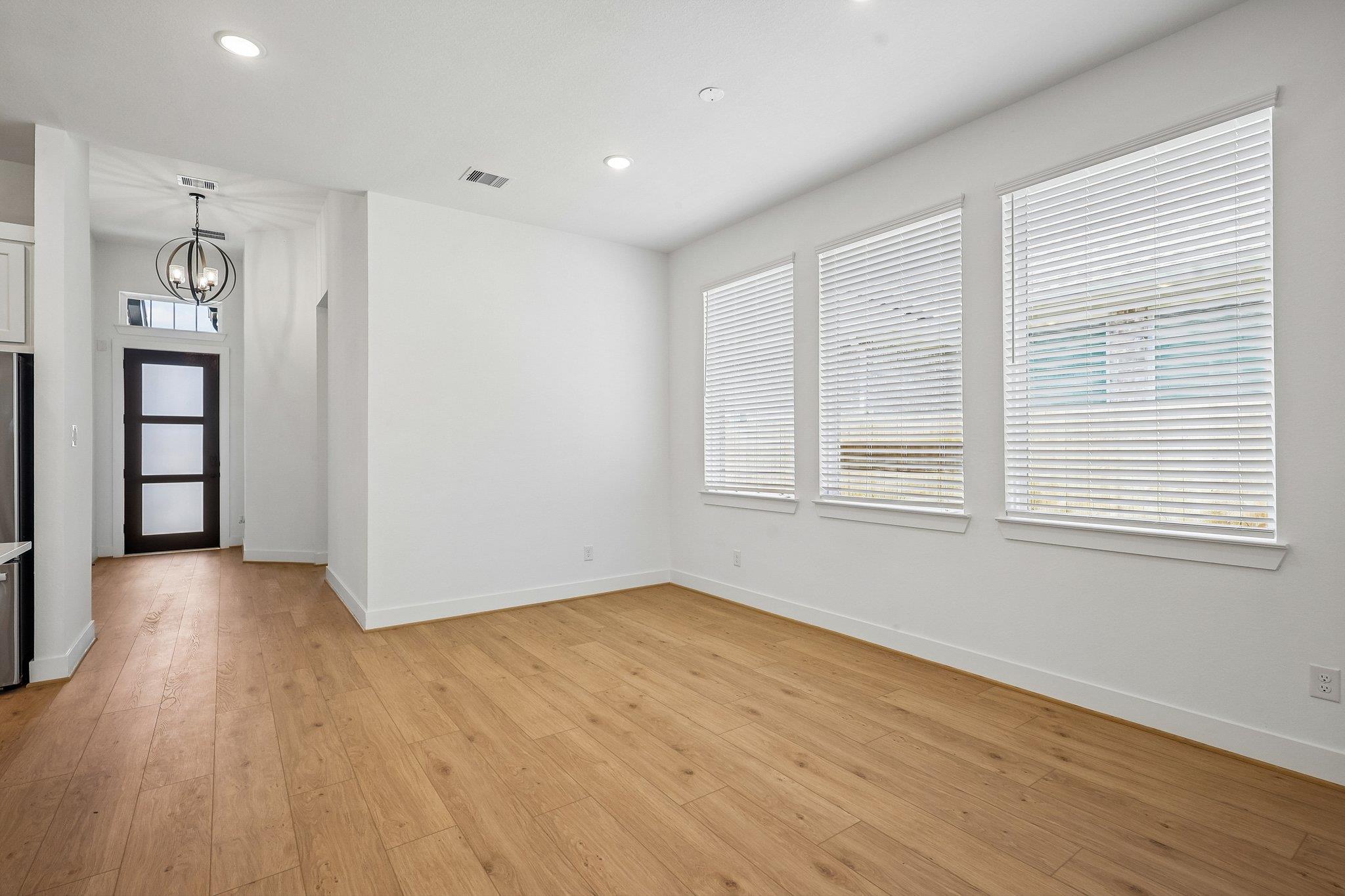 17804 Rolling Dr Property Photo 6