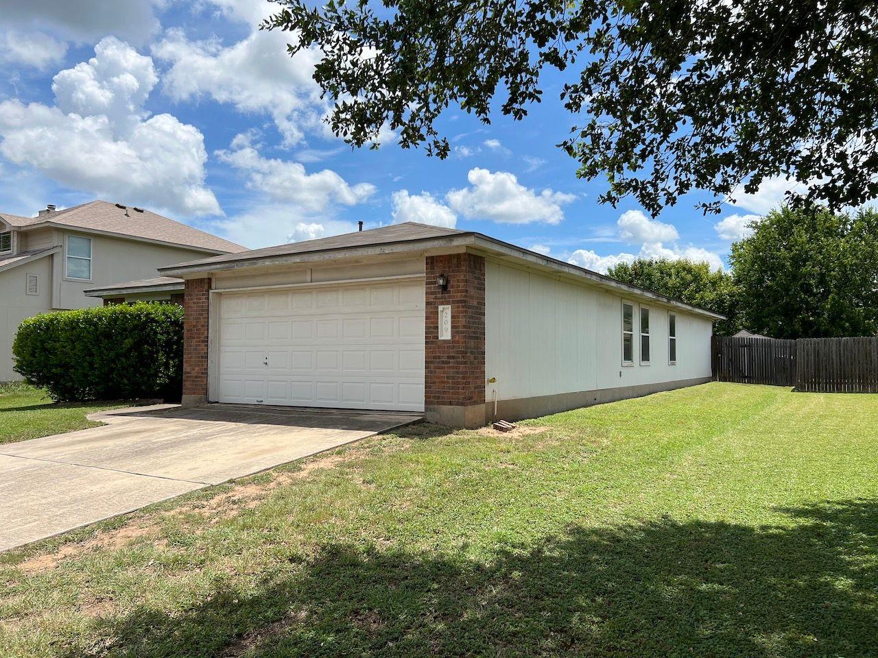 209 Katy B Ln Property Photo 2