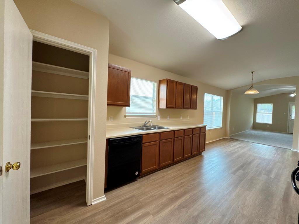 209 Katy B Ln Property Photo 8