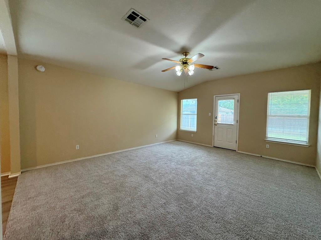 209 Katy B Ln Property Photo 13