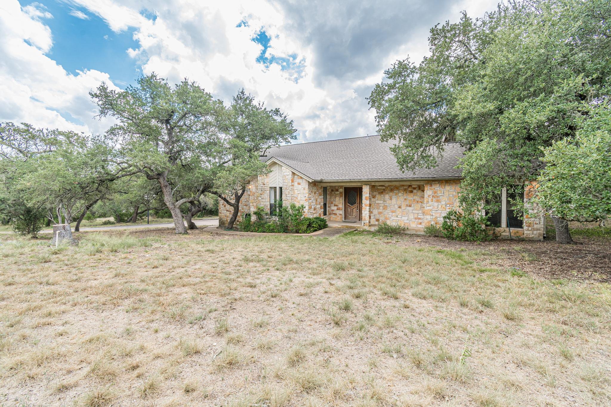 1047 Windmill Rd Property Photo 3