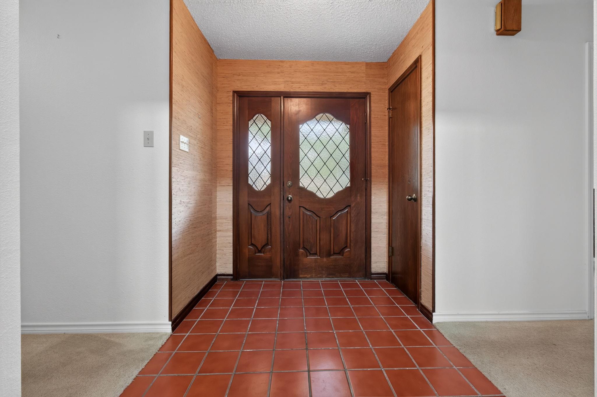 1047 Windmill Rd Property Photo 5