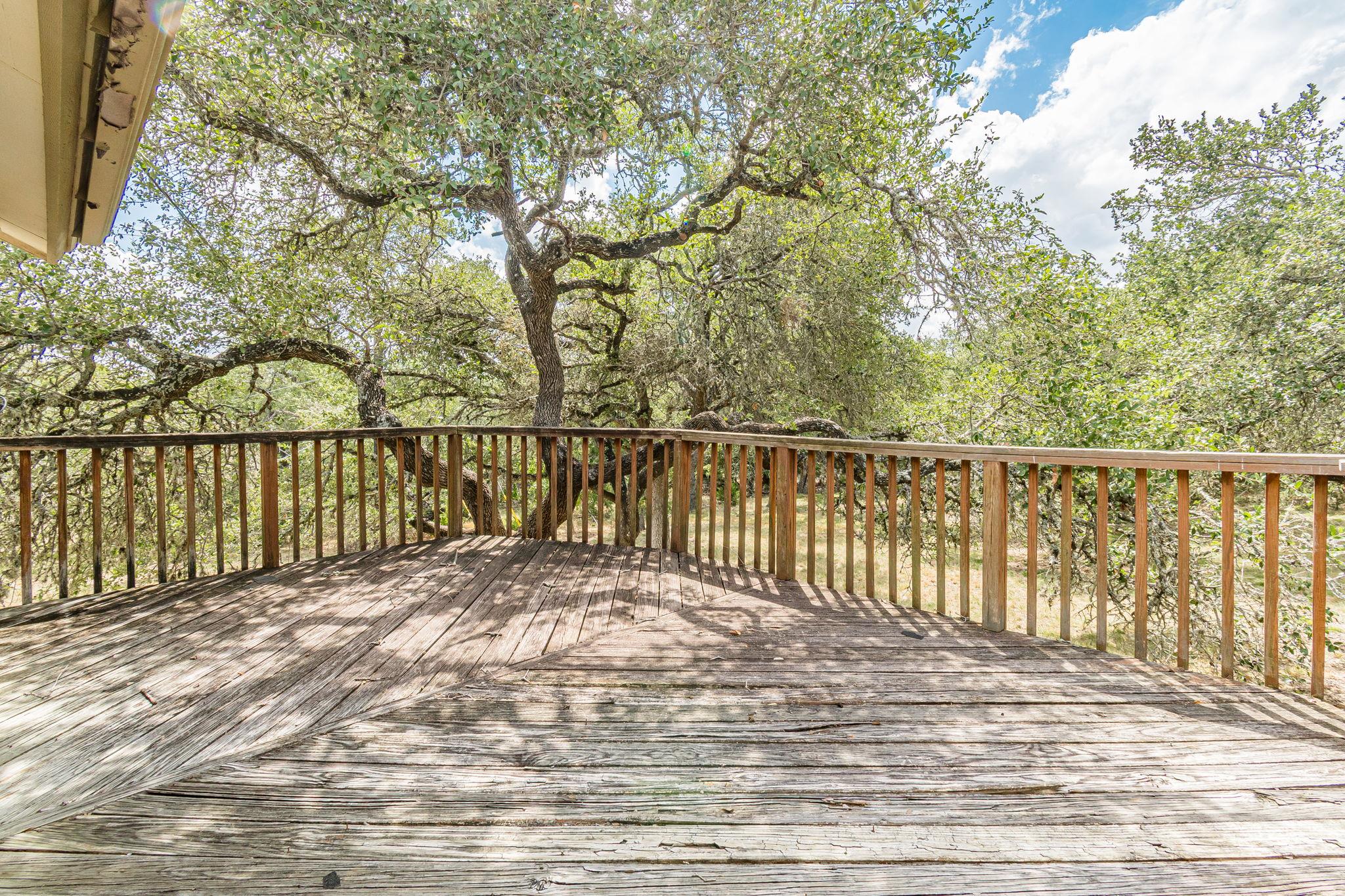 1047 Windmill Rd Property Photo 17