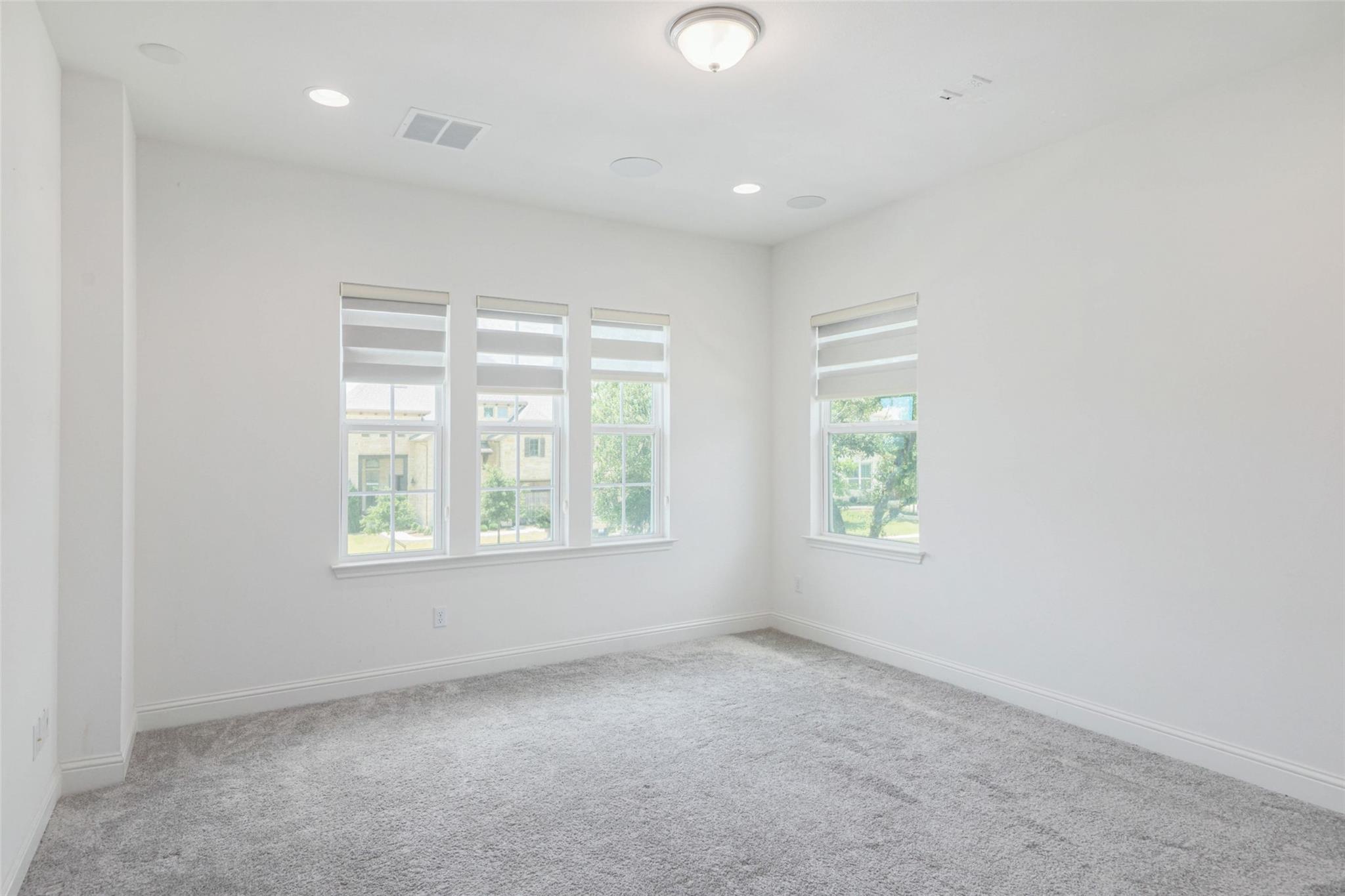 4413 Edgewater Dr Property Photo 27