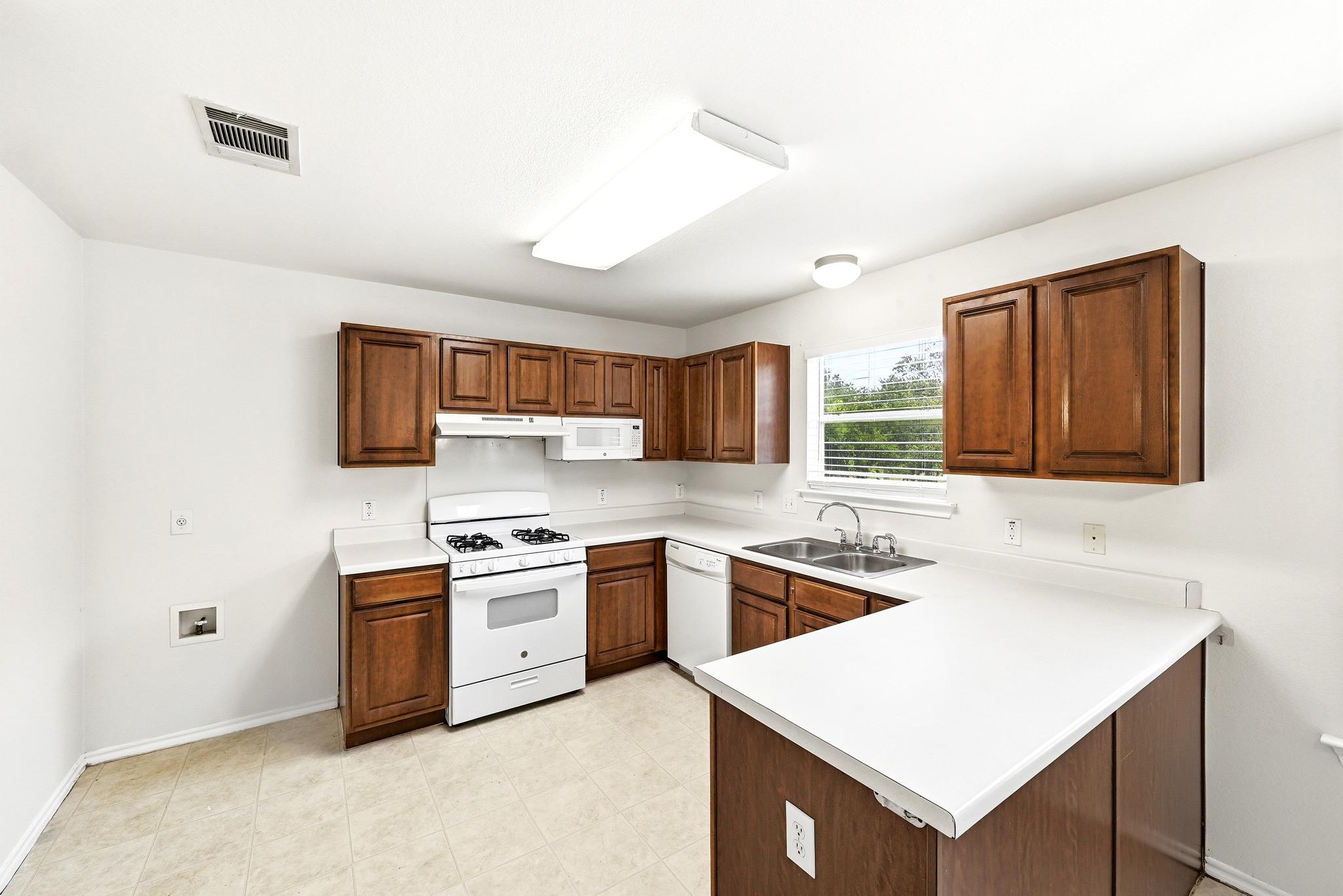 220 Peppergrass Cv Property Photo 12