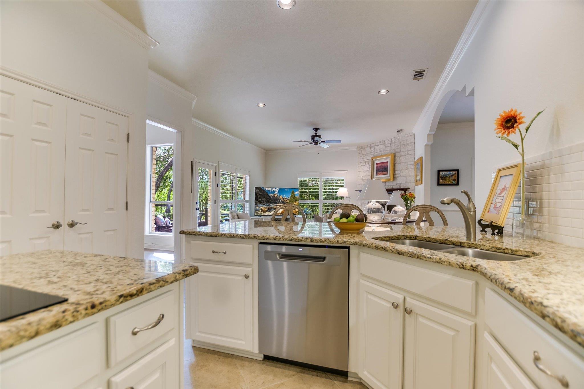 7365085 Property Photo 12