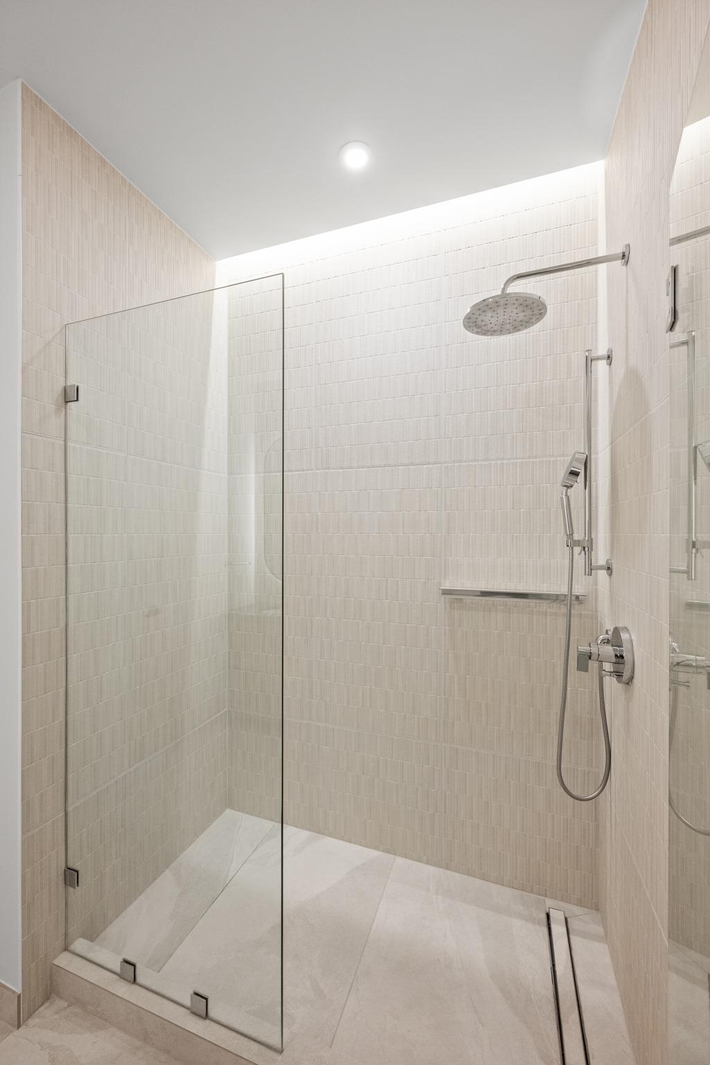 610 Davis St #3303 Property Photo 13