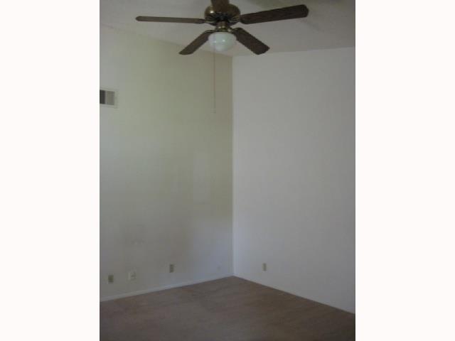 12407 Tree Line Dr #b Property Photo 3