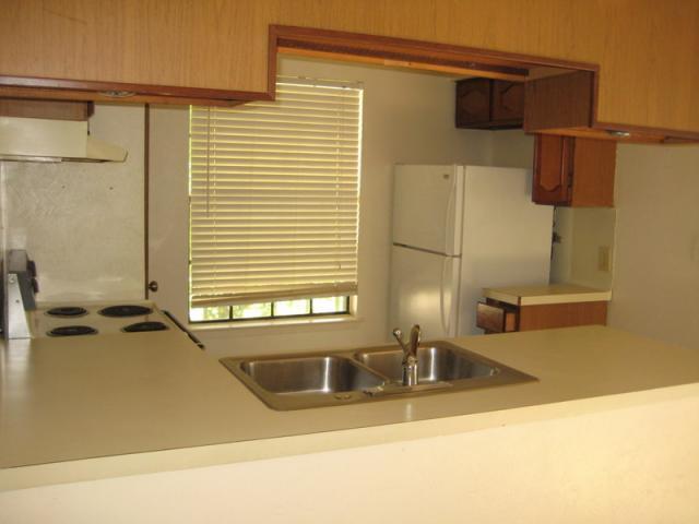 12407 Tree Line Dr #b Property Photo 4