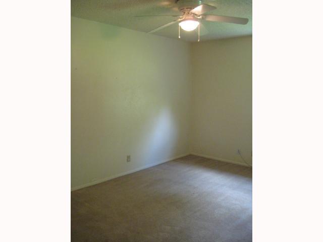12407 Tree Line Dr #b Property Photo 7