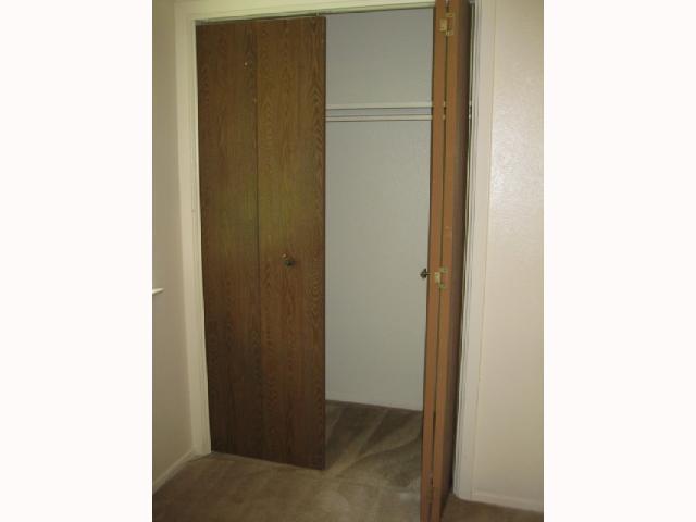 12407 Tree Line Dr #b Property Photo 8