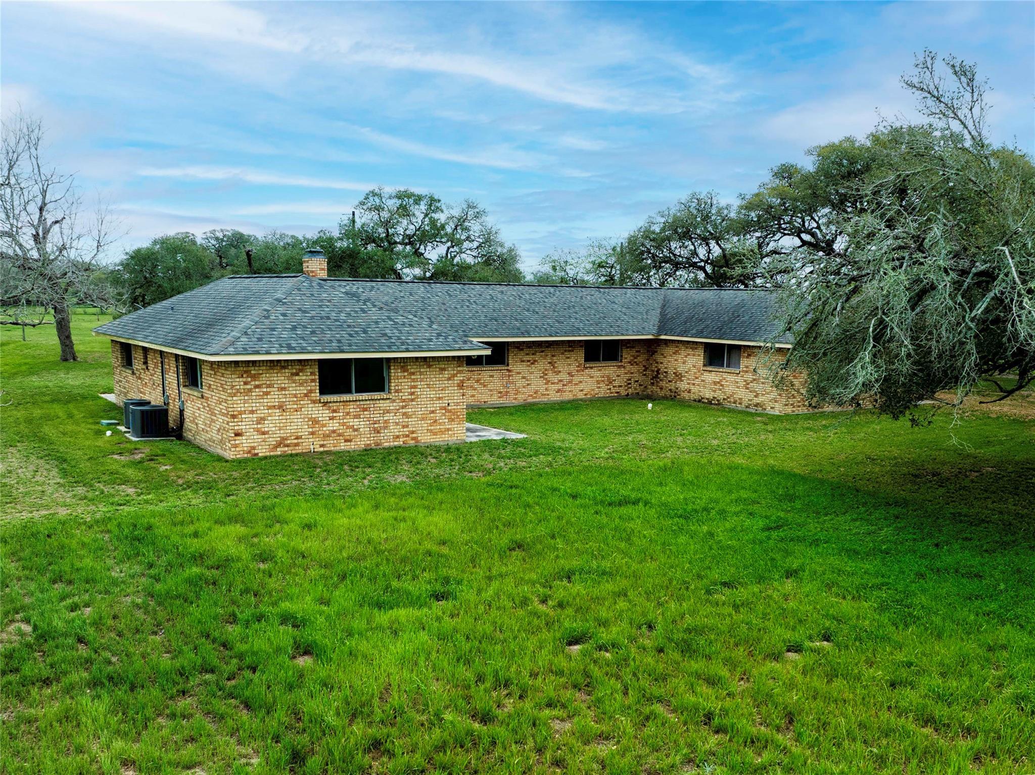341 County Road 233 Rd Property Photo 3