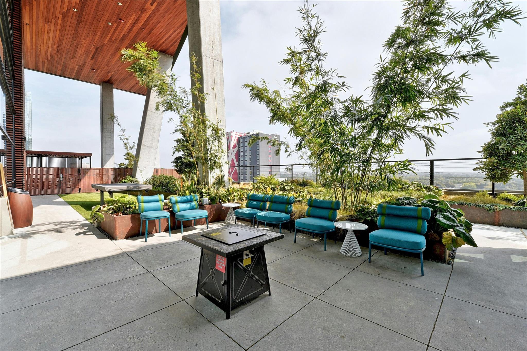 70 Rainey St #1306 Property Photo 26