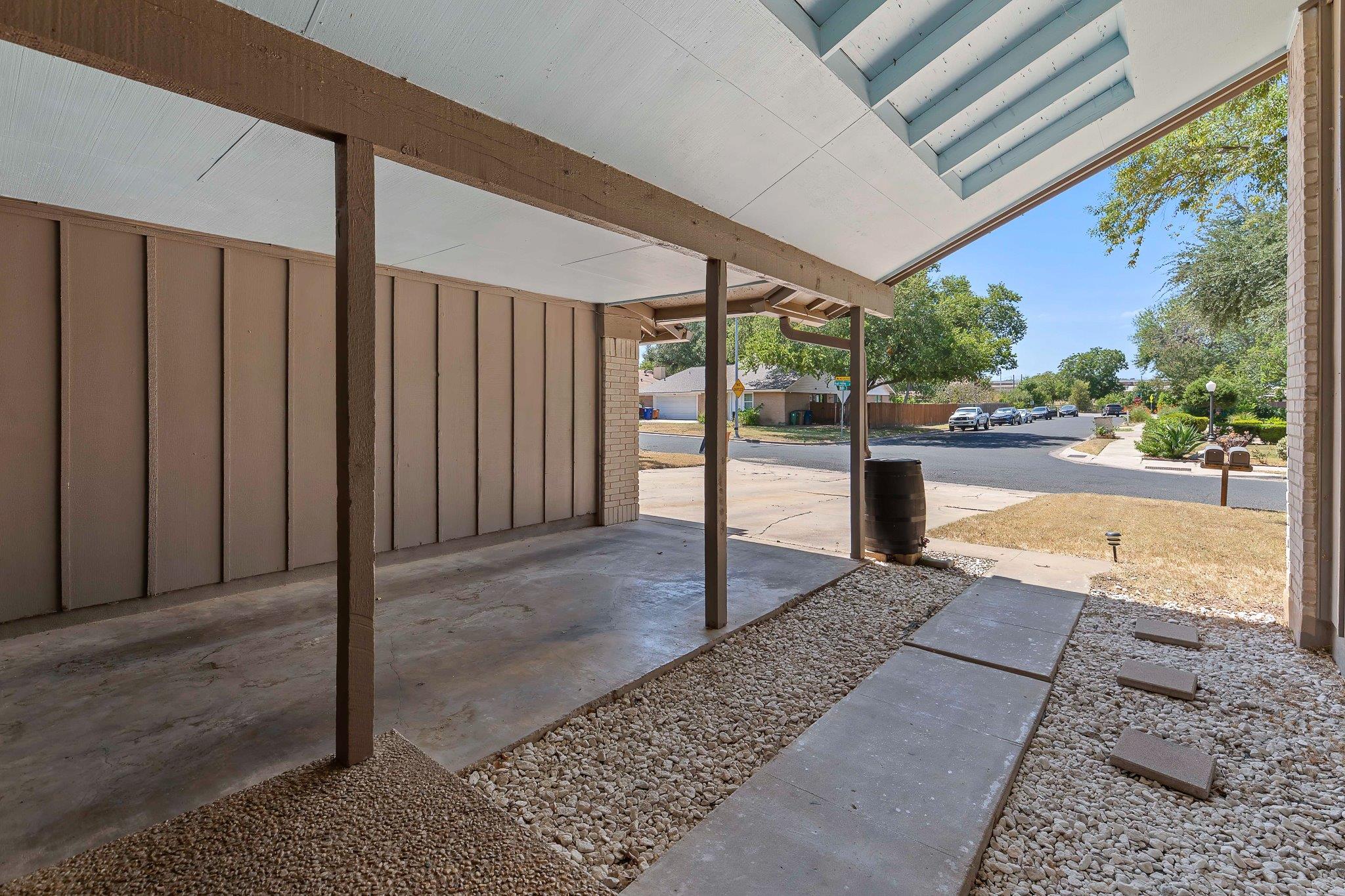 9011 Quail Valley Dr #a Property Photo 7