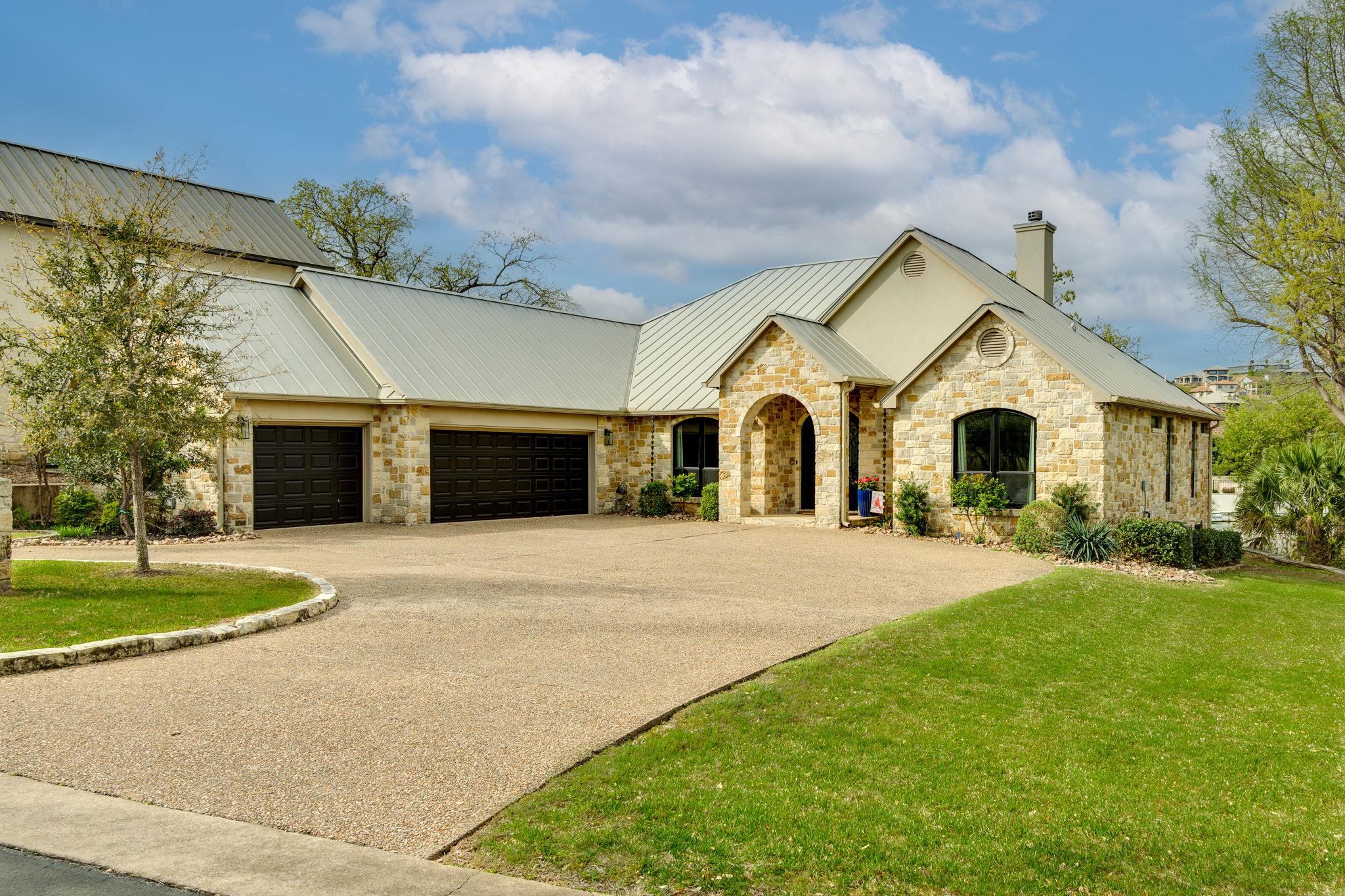 3012 Driftwood Ln Property Photo