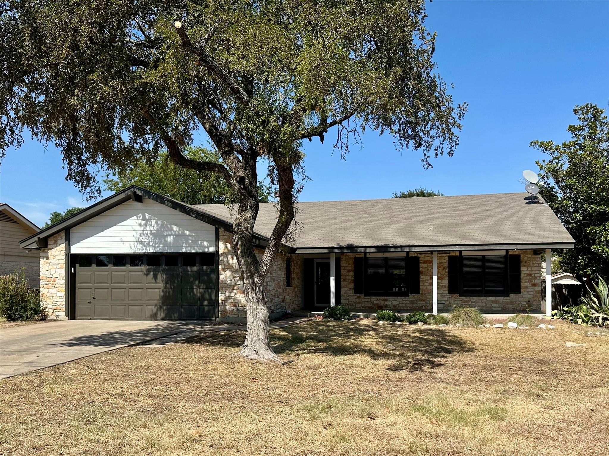 3419 Bluebonnet Trl Property Photo 2