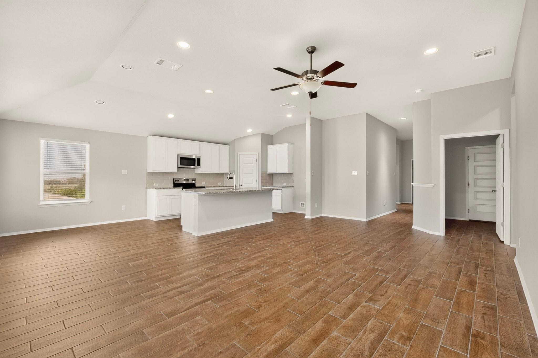 3704 Allegiance Ave Property Photo 8