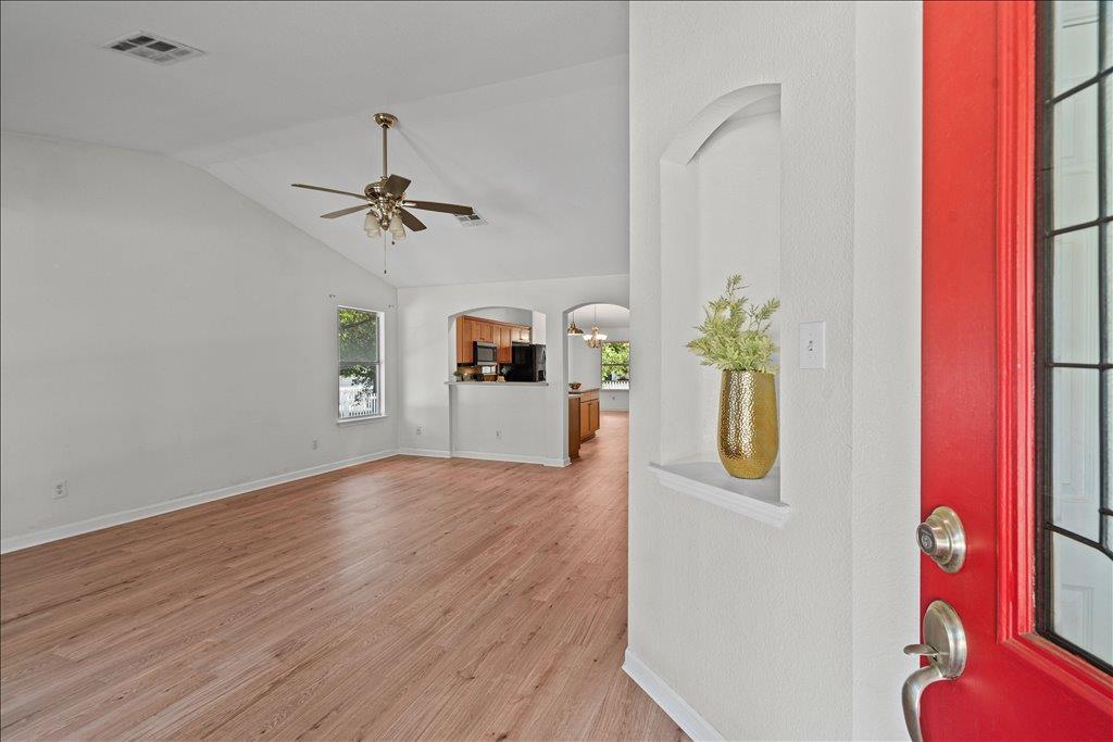 317 Bandstand Ln Property Photo 5