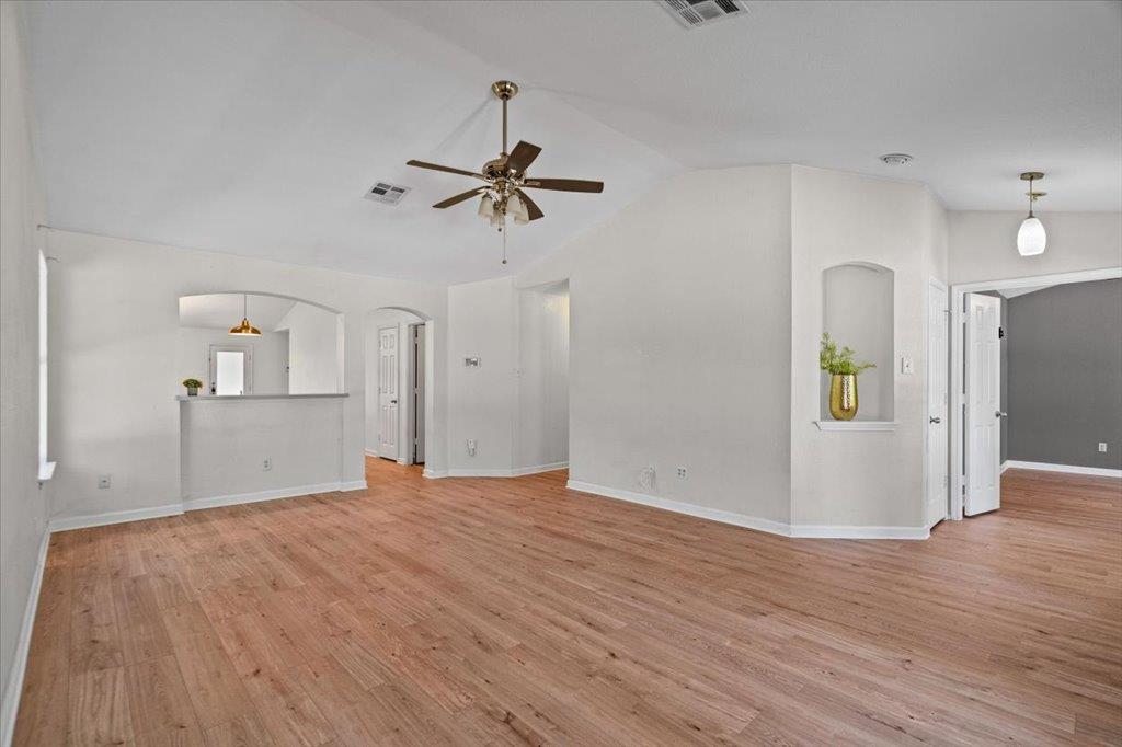 317 Bandstand Ln Property Photo 6