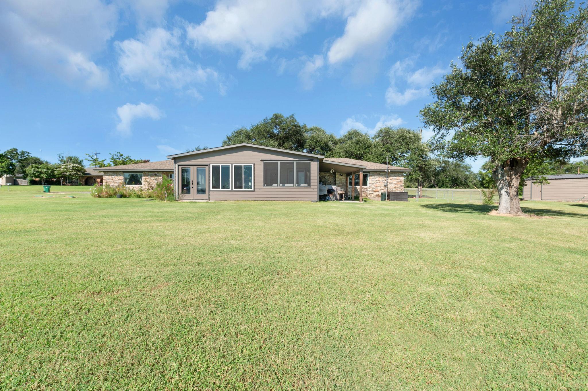 208 Iris Ln Property Photo 26