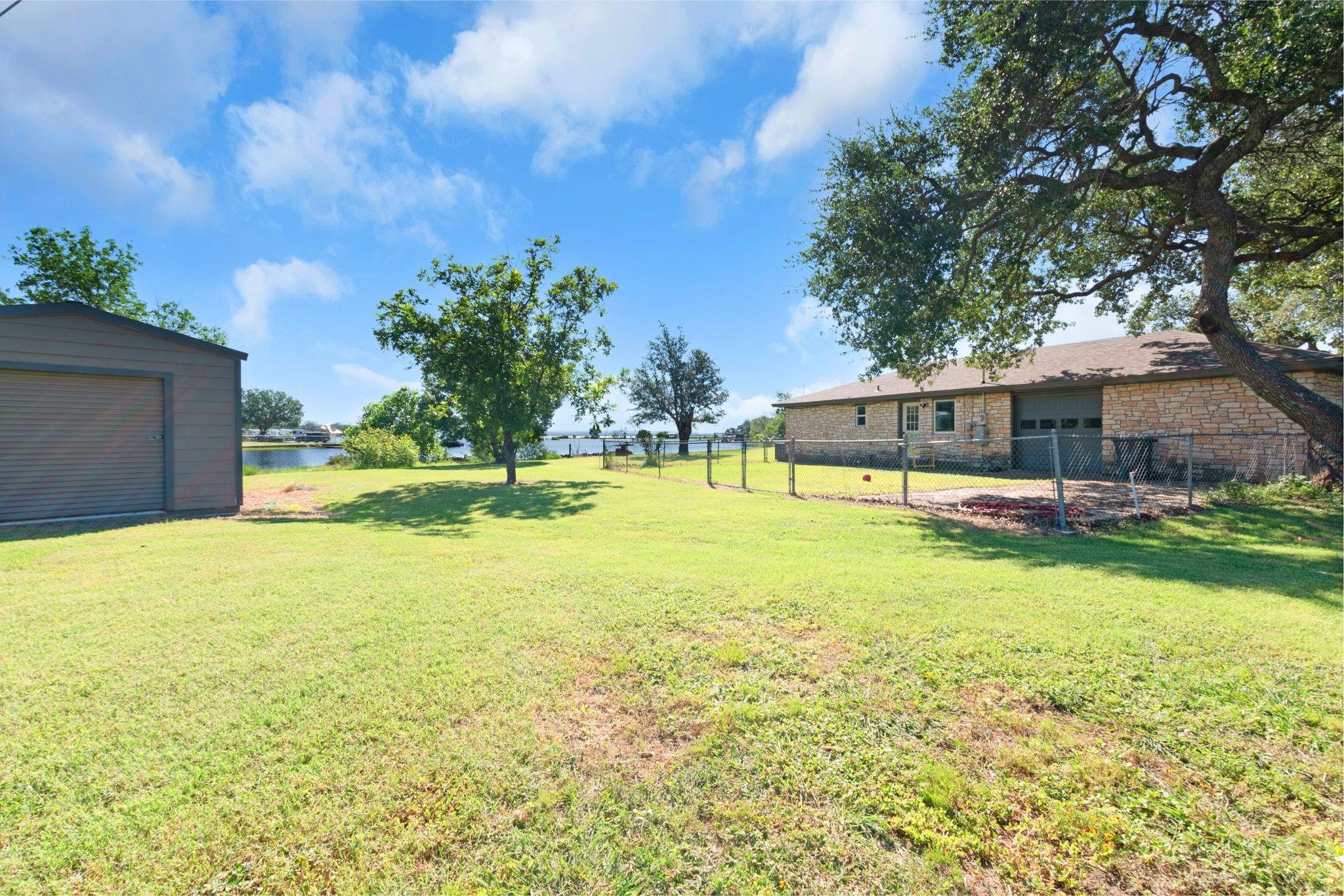 208 Iris Ln Property Photo 28