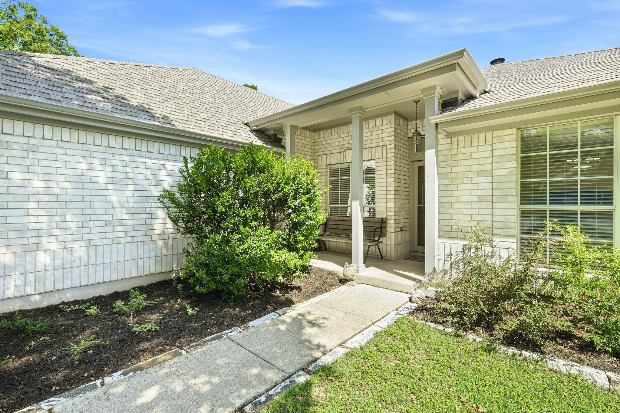 213 Rio Vista Dr Property Photo 4