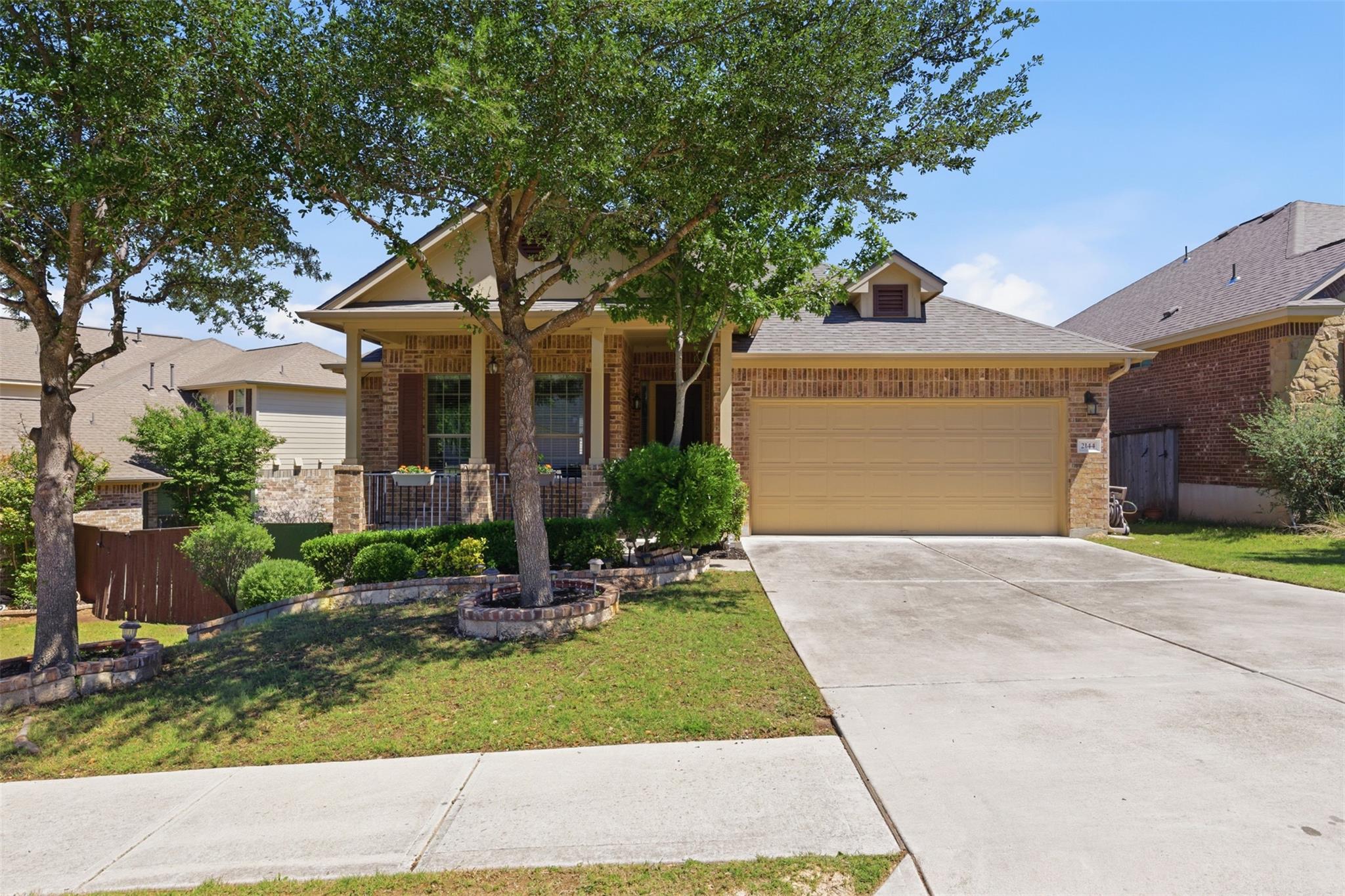 2144 Granite Hill Dr Property Photo 1