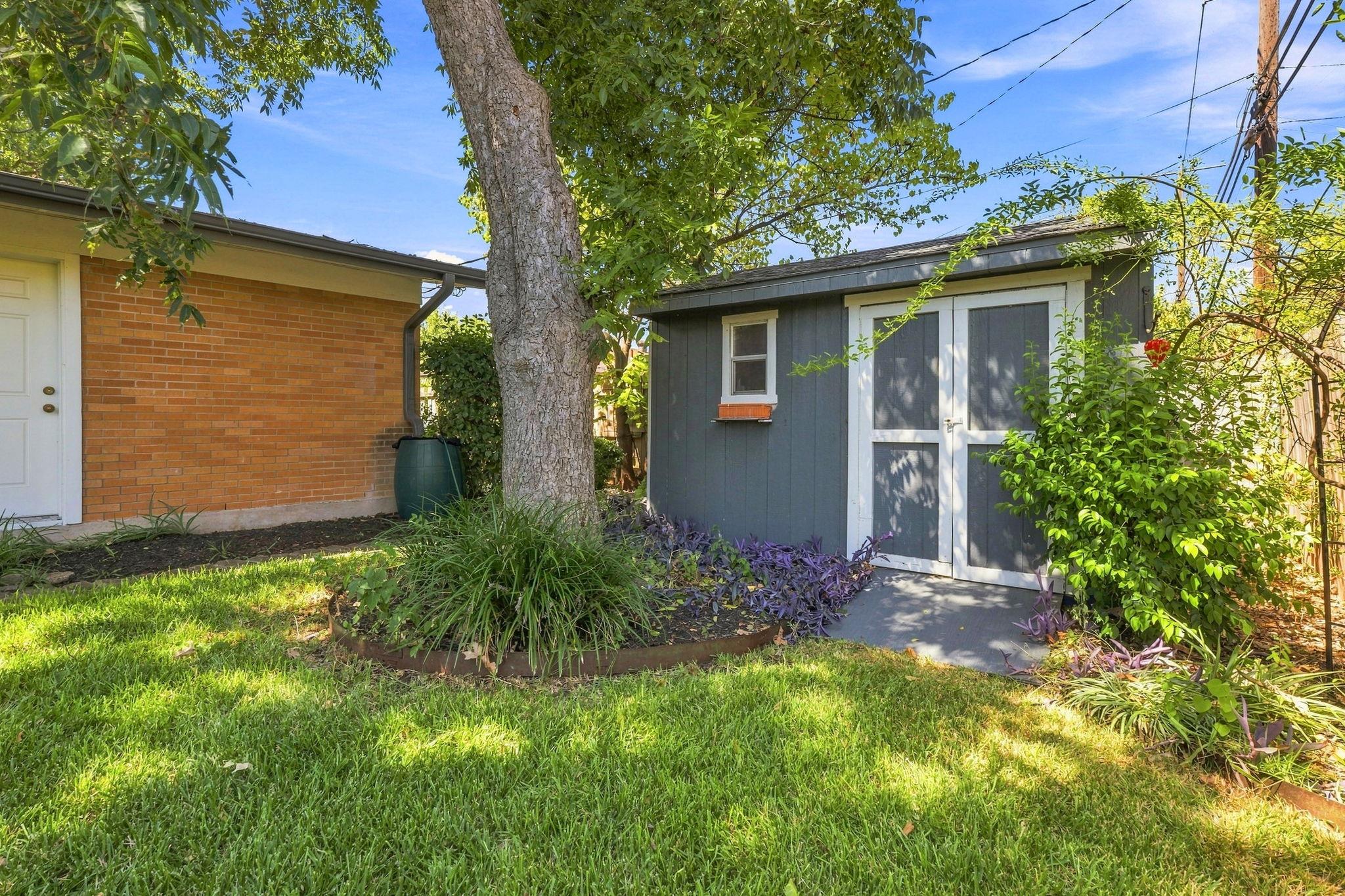 2114 Lanier Dr Property Photo 27