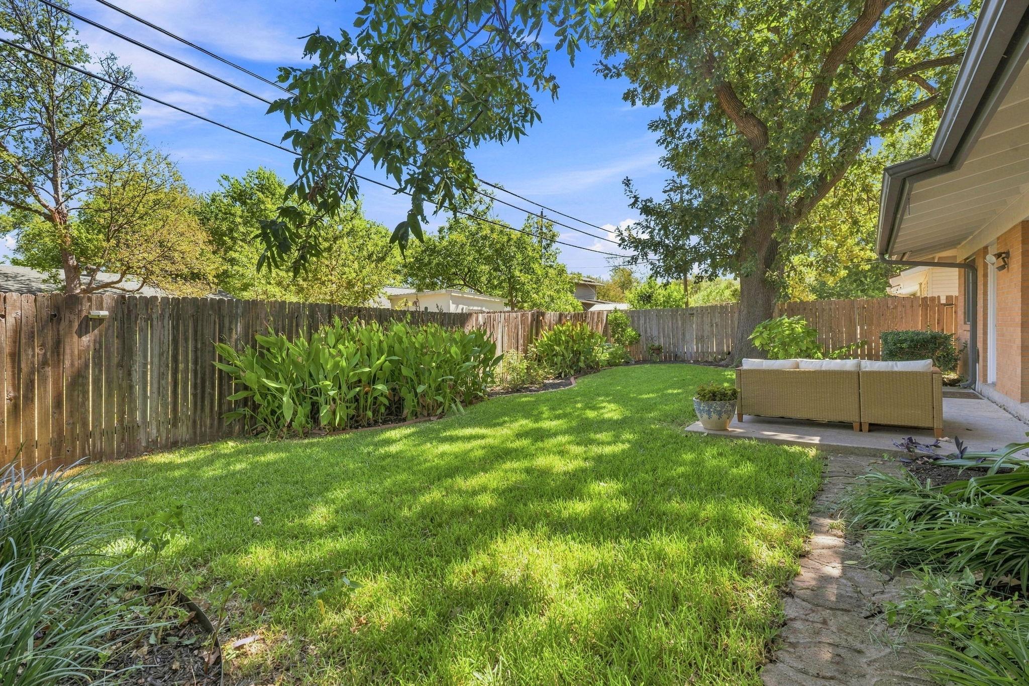 2114 Lanier Dr Property Photo 28
