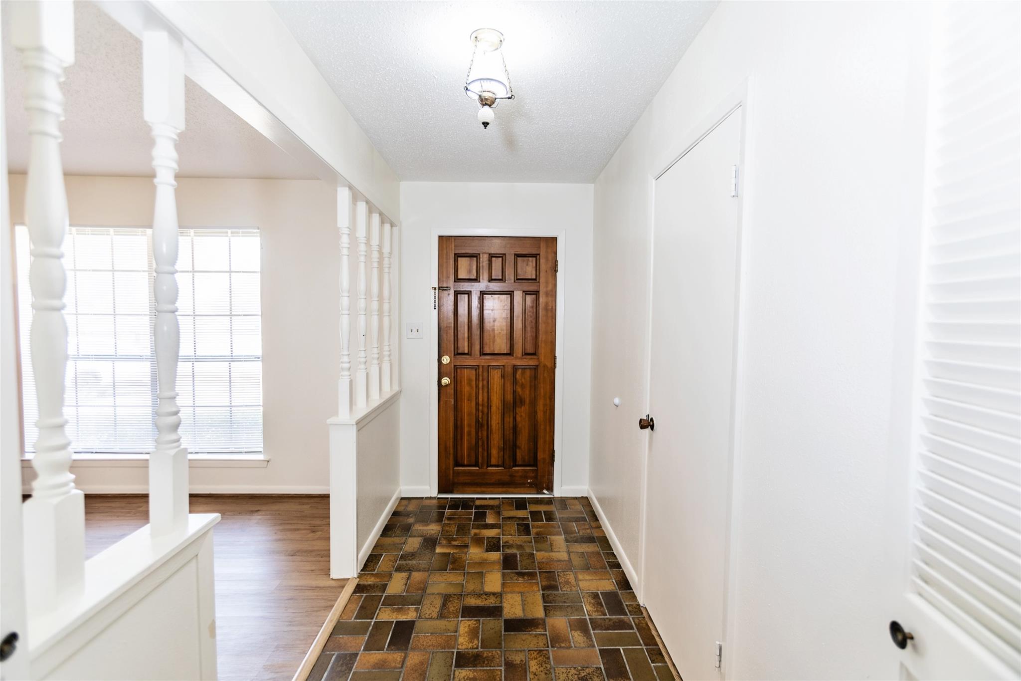 3205 Pin Oak Dr Property Photo 2
