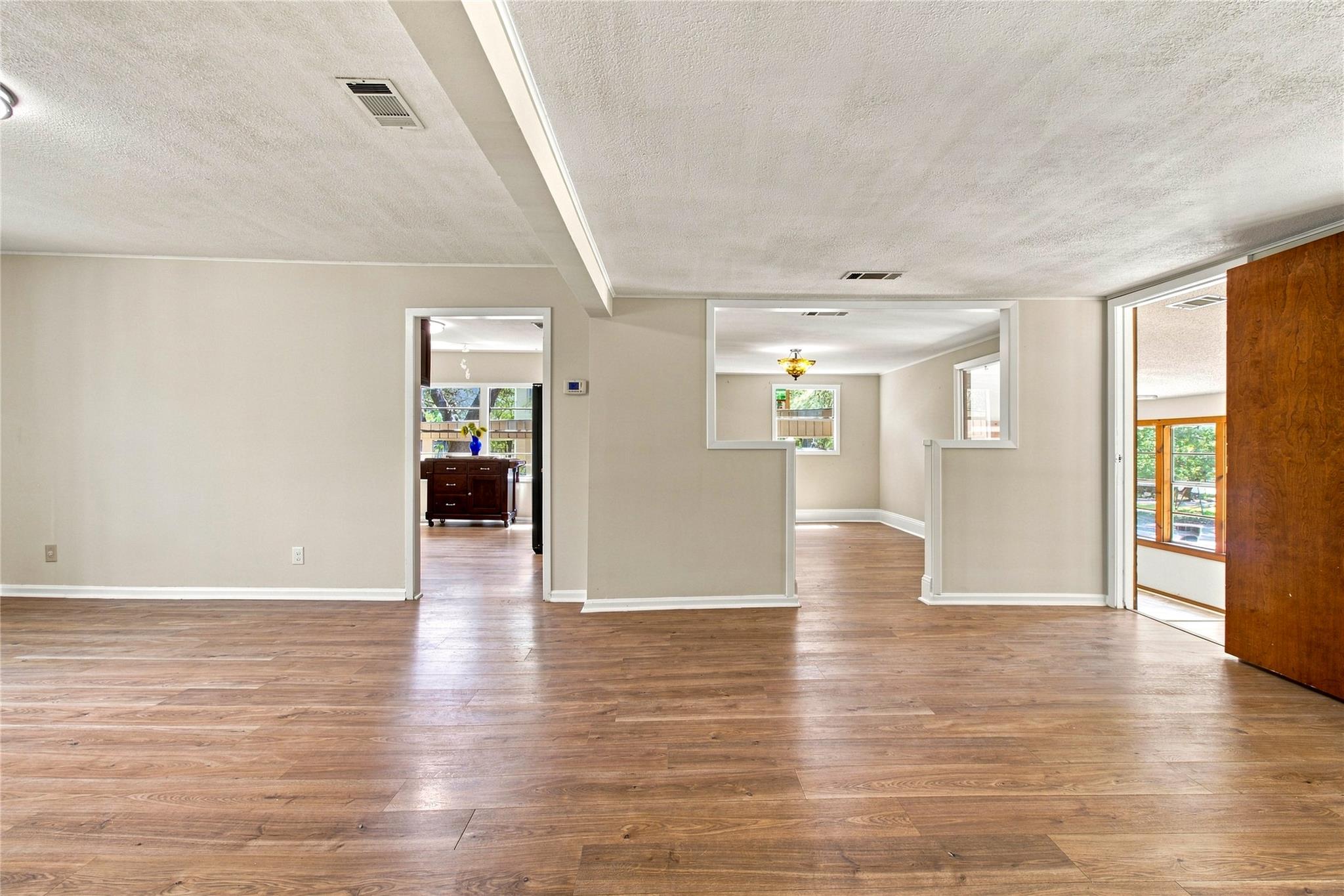 606 Harmons Way Property Photo 11