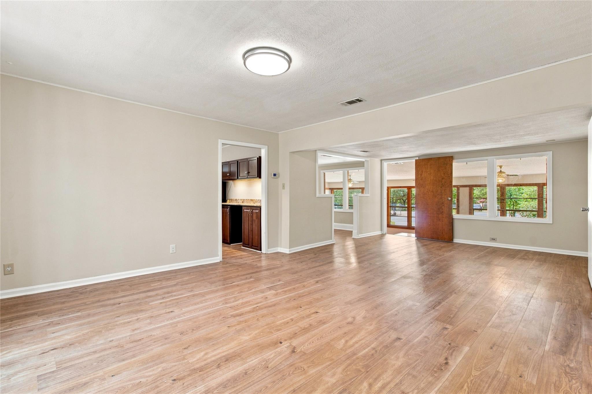 606 Harmons Way Property Photo 12