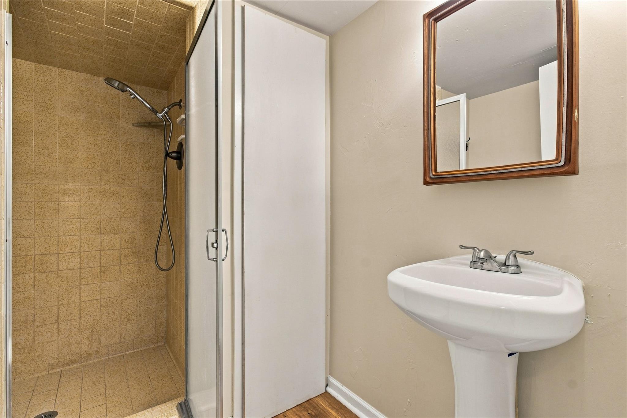 606 Harmons Way Property Photo 26