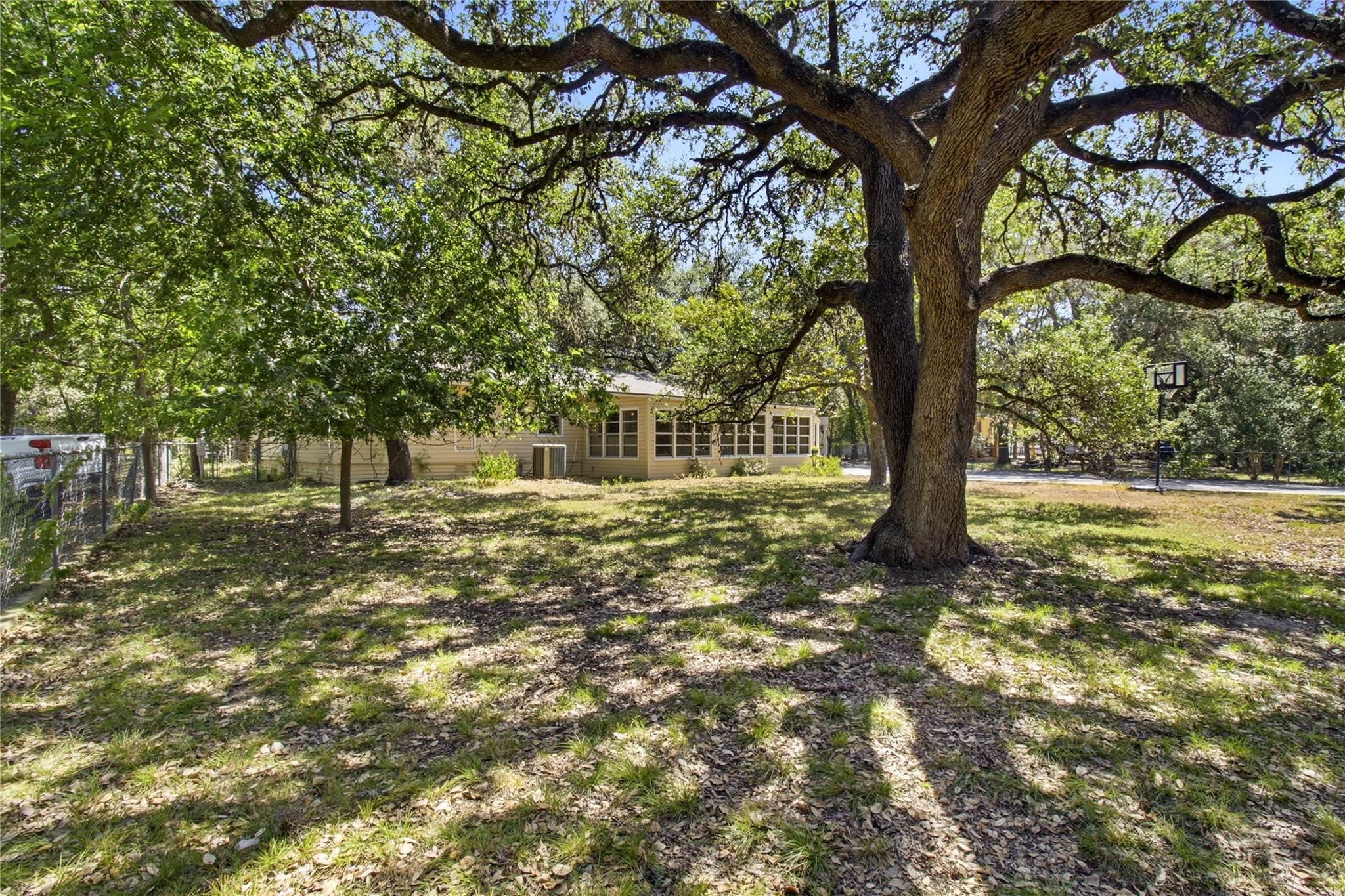 606 Harmons Way Property Photo 31