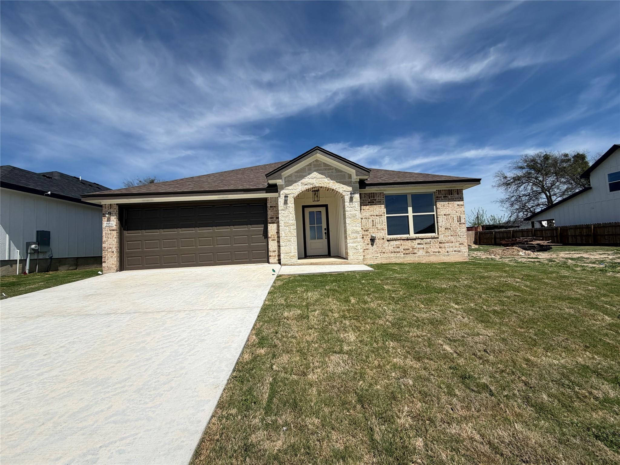 2123 Blackhawk Loop Property Photo 2