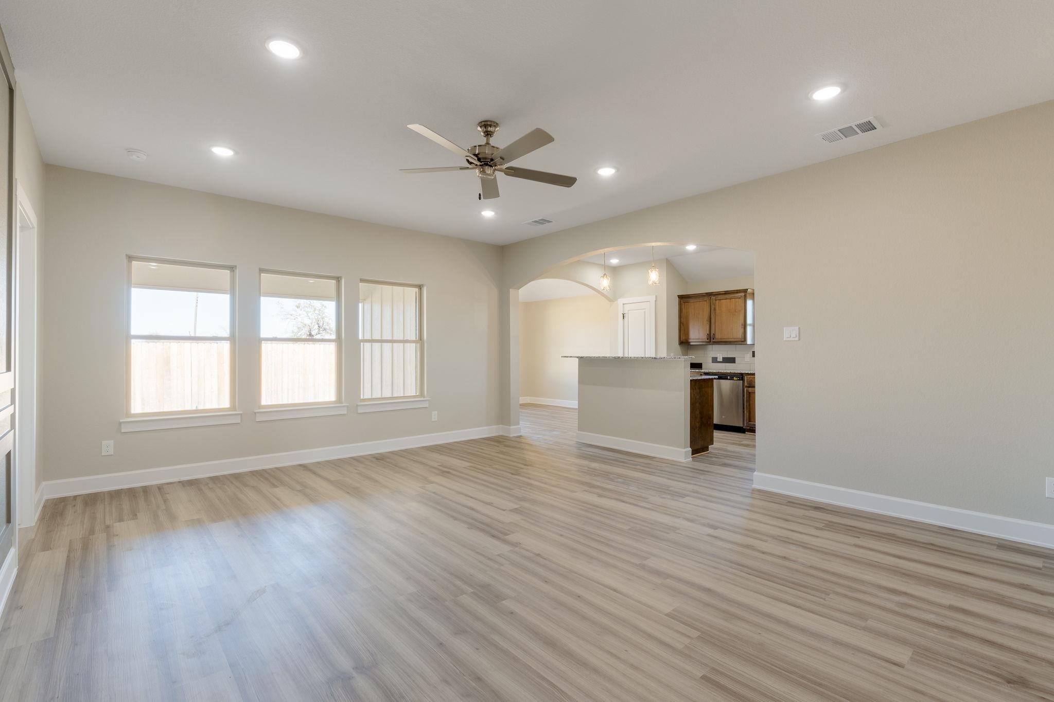 2123 Blackhawk Loop Property Photo 5