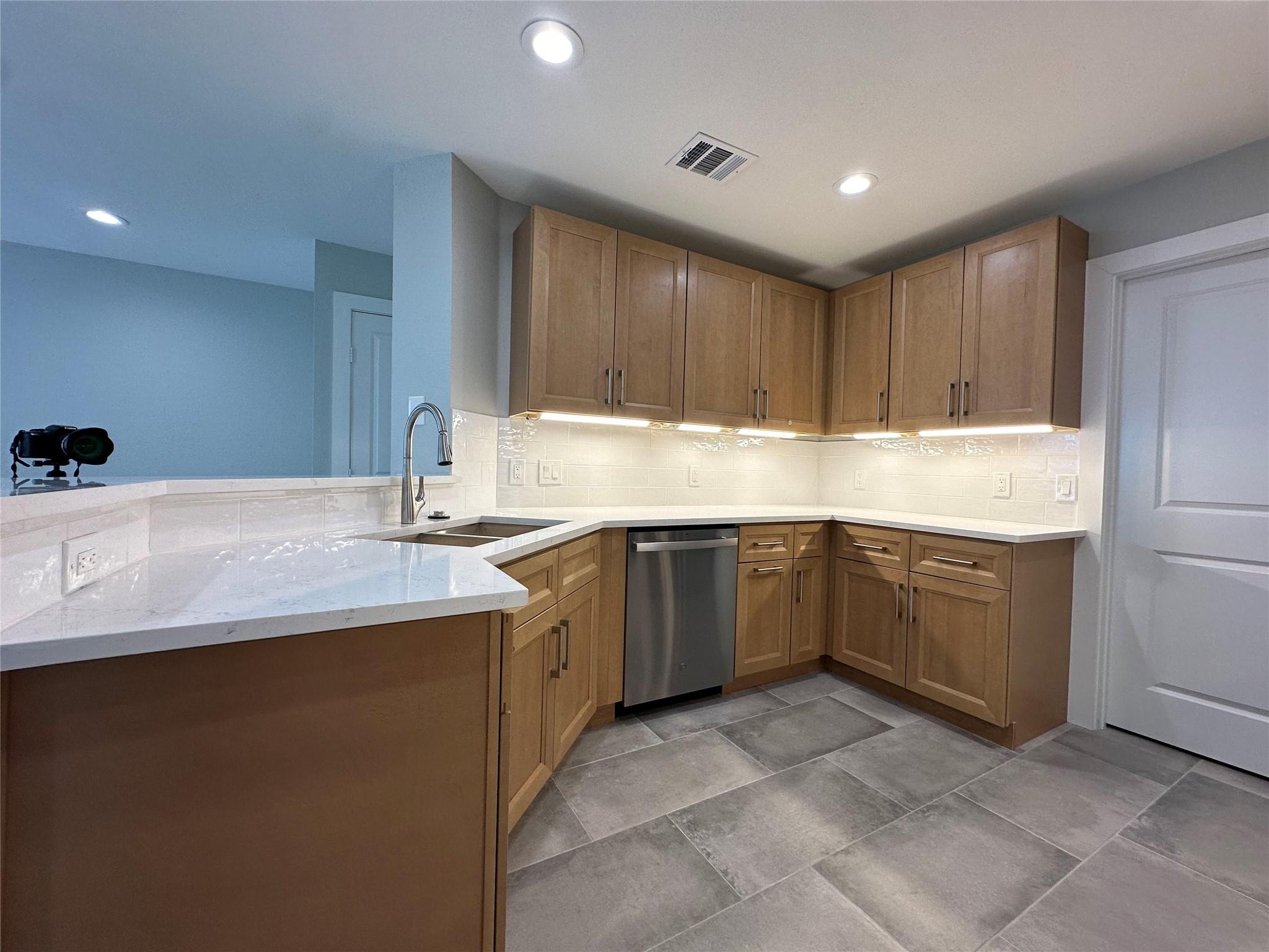 7205 Aldea Dr #a Property Photo 10