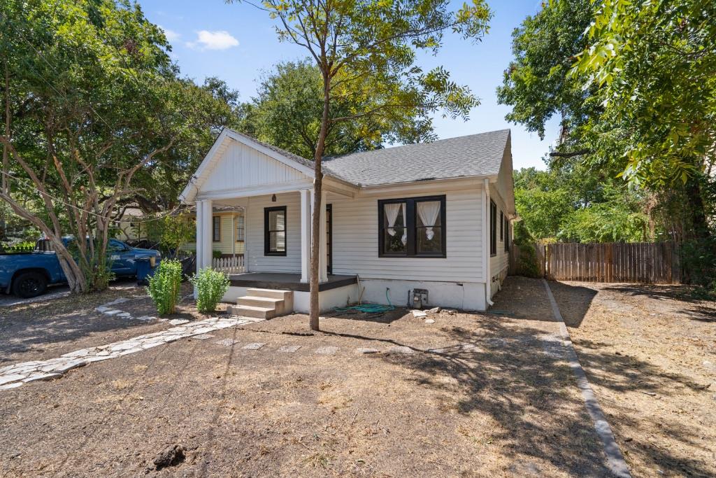 1500 Newning Ave Property Photo 1