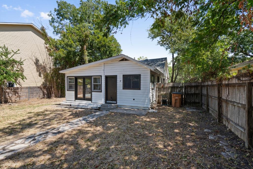 1500 Newning Ave Property Photo 27