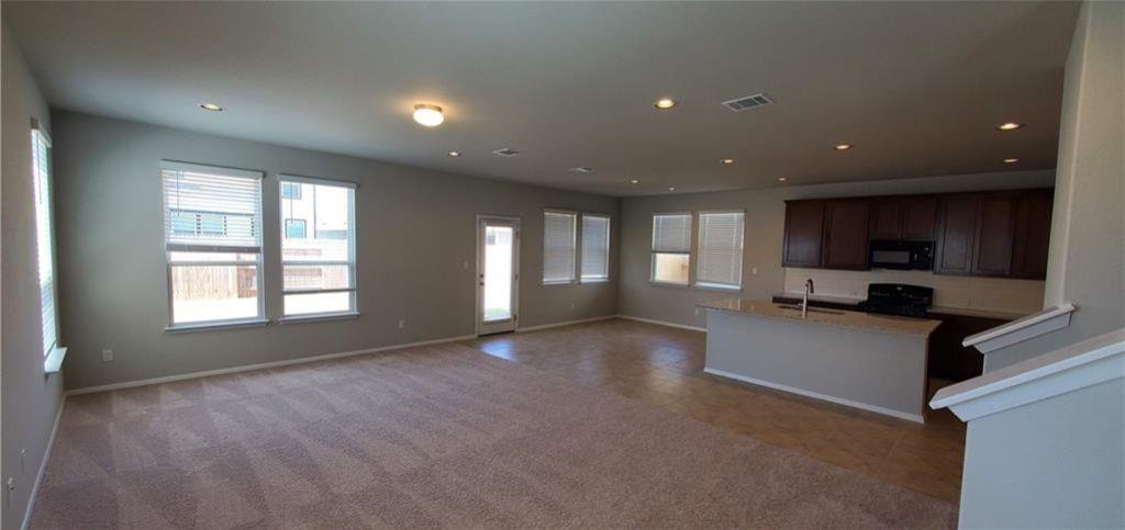 163 Heather Glen Way Property Photo 3
