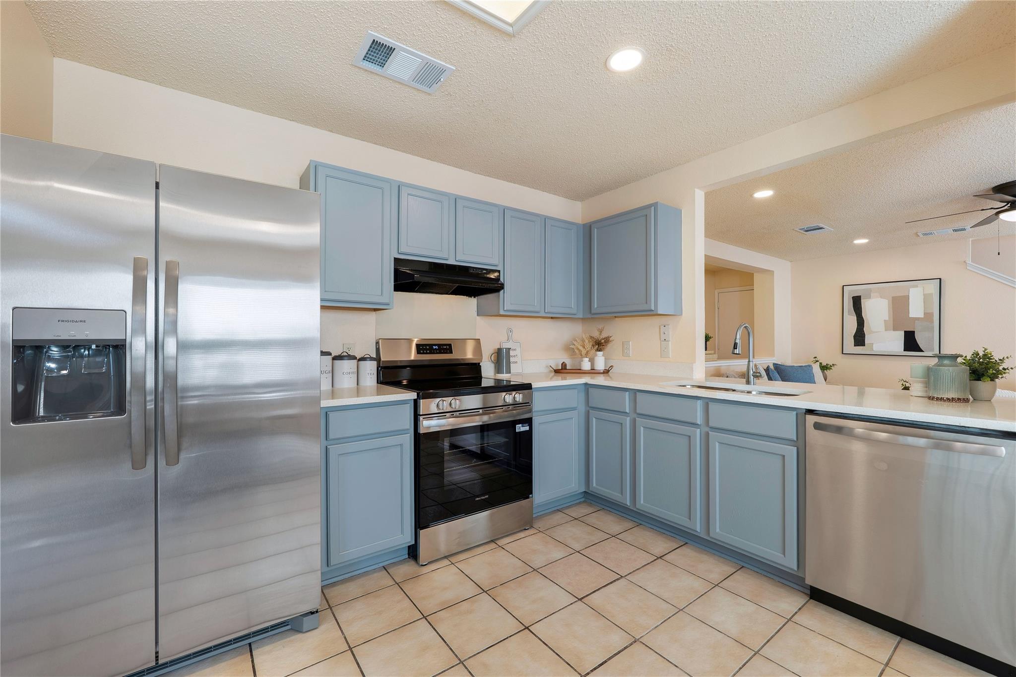 2600 Andres Way Property Photo 11